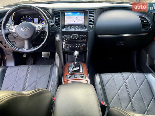 Коричневий Інфініті QX70, об'ємом двигуна 2.99 л та пробігом 138 тис. км за 21800 $, фото 26 на Automoto.ua