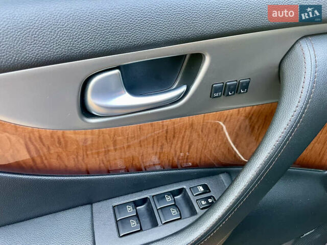 Коричневий Інфініті QX70, об'ємом двигуна 2.99 л та пробігом 138 тис. км за 21800 $, фото 19 на Automoto.ua