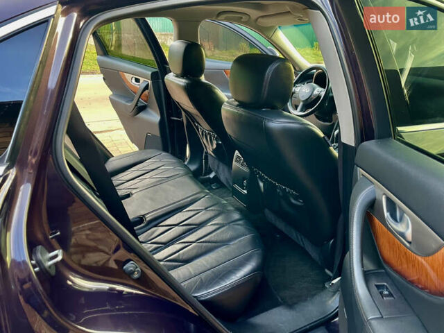 Коричневий Інфініті QX70, об'ємом двигуна 2.99 л та пробігом 138 тис. км за 21800 $, фото 13 на Automoto.ua