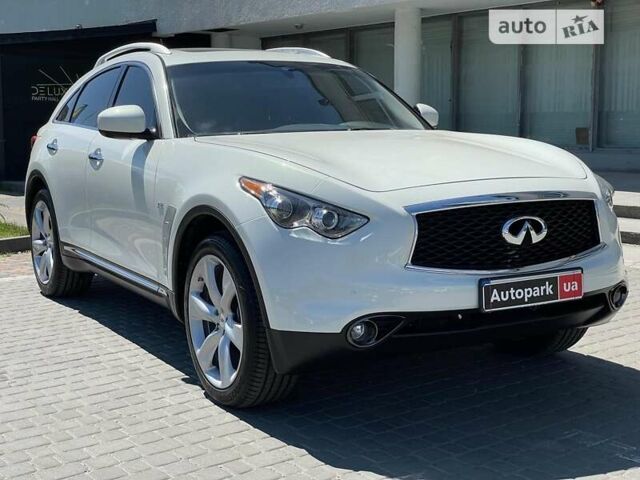 Инфинити QX70, объемом двигателя 3.7 л и пробегом 176 тыс. км за 19990 $, фото 2 на Automoto.ua