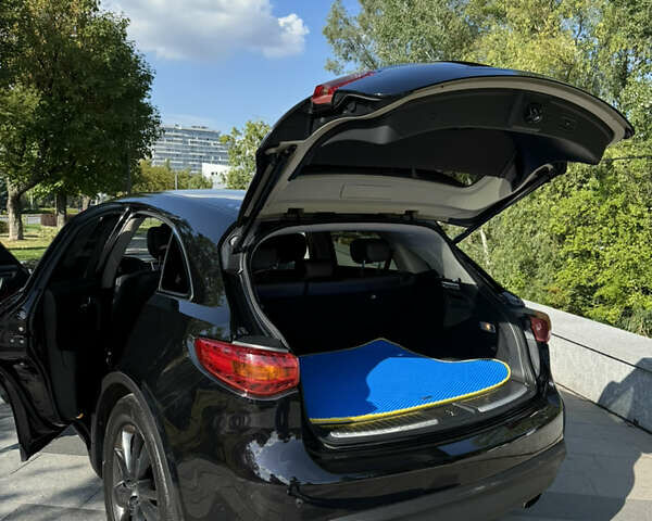 Інфініті QX70, об'ємом двигуна 2.99 л та пробігом 144 тис. км за 16000 $, фото 28 на Automoto.ua