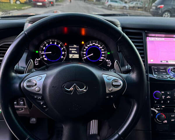 Инфинити QX70, объемом двигателя 3.7 л и пробегом 146 тыс. км за 16900 $, фото 8 на Automoto.ua