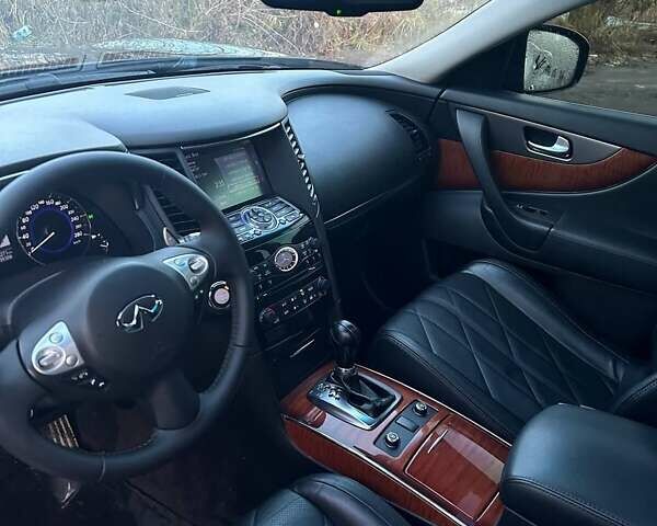 Інфініті QX70, об'ємом двигуна 3 л та пробігом 188 тис. км за 18700 $, фото 5 на Automoto.ua