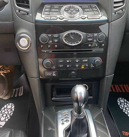 Інфініті QX70, об'ємом двигуна 3.7 л та пробігом 163 тис. км за 15500 $, фото 22 на Automoto.ua