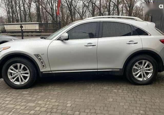 Інфініті QX70, об'ємом двигуна 3.7 л та пробігом 163 тис. км за 15500 $, фото 5 на Automoto.ua