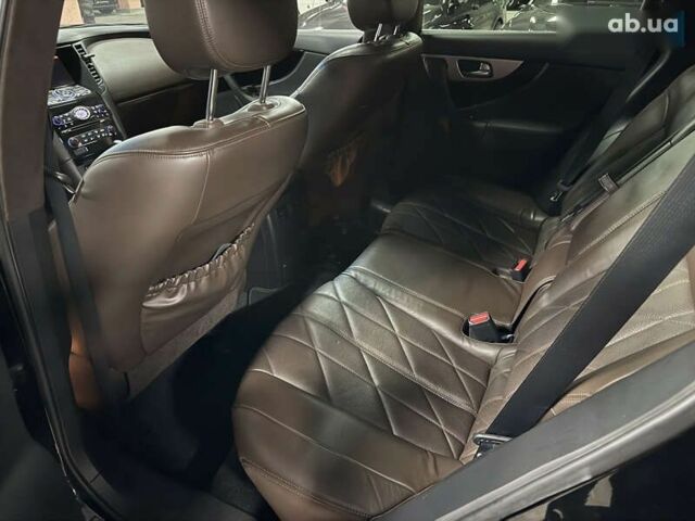 Інфініті QX70, об'ємом двигуна 3.7 л та пробігом 186 тис. км за 15700 $, фото 29 на Automoto.ua