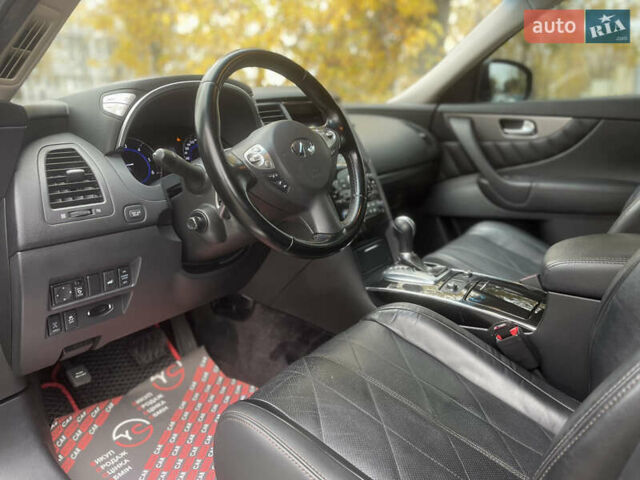 Инфинити QX70, объемом двигателя 3 л и пробегом 215 тыс. км за 17900 $, фото 25 на Automoto.ua