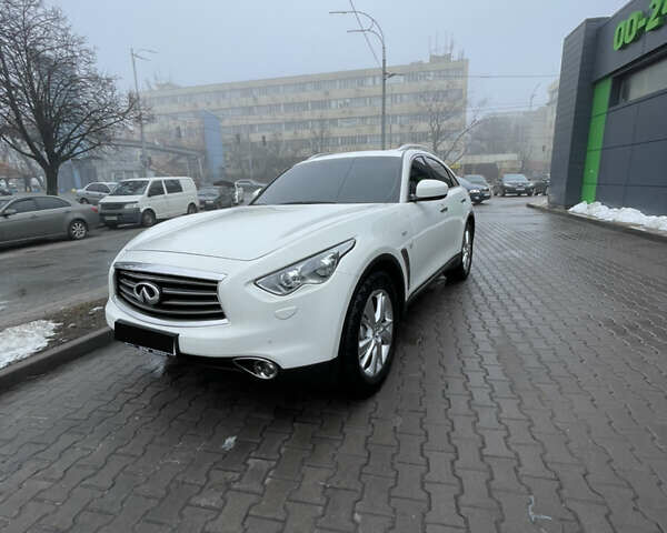 Інфініті QX70, об'ємом двигуна 3.7 л та пробігом 50 тис. км за 30500 $, фото 1 на Automoto.ua