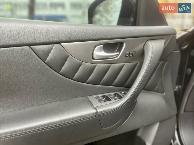 Инфинити QX70, объемом двигателя 3 л и пробегом 215 тыс. км за 17900 $, фото 22 на Automoto.ua