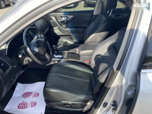 Инфинити QX70, объемом двигателя 3.7 л и пробегом 116 тыс. км за 18000 $, фото 10 на Automoto.ua