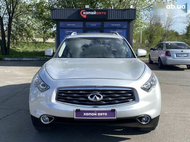 Инфинити QX70, объемом двигателя 3.7 л и пробегом 116 тыс. км за 18000 $, фото 2 на Automoto.ua