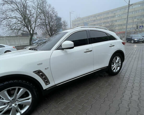 Інфініті QX70, об'ємом двигуна 3.7 л та пробігом 50 тис. км за 30500 $, фото 6 на Automoto.ua