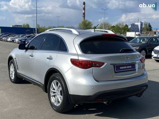 Инфинити QX70, объемом двигателя 3.7 л и пробегом 116 тыс. км за 18000 $, фото 8 на Automoto.ua