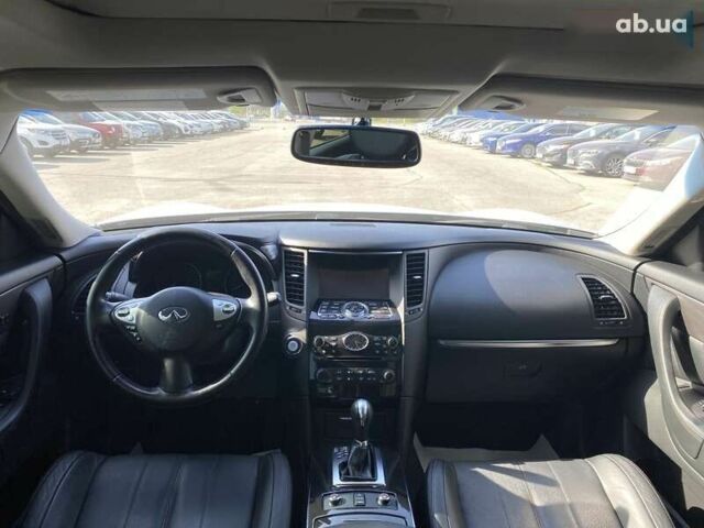Инфинити QX70, объемом двигателя 3.7 л и пробегом 116 тыс. км за 18000 $, фото 17 на Automoto.ua