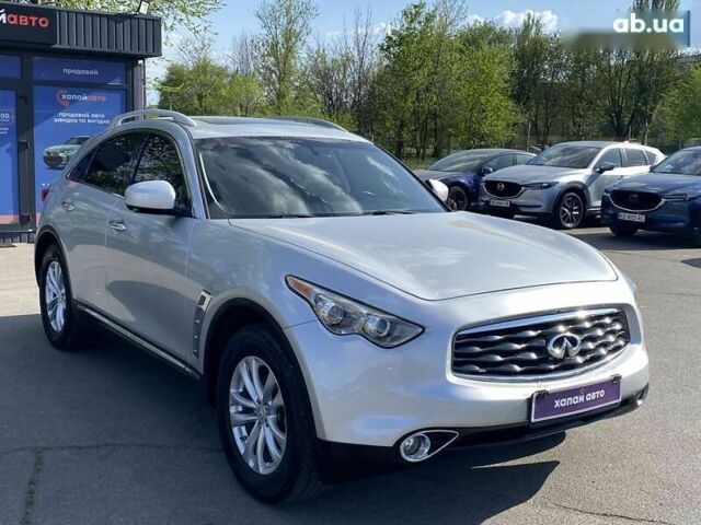 Инфинити QX70, объемом двигателя 3.7 л и пробегом 116 тыс. км за 18000 $, фото 3 на Automoto.ua