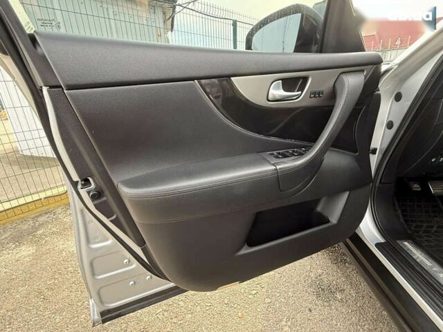 Инфинити QX70, объемом двигателя 3 л и пробегом 181 тыс. км за 19990 $, фото 11 на Automoto.ua