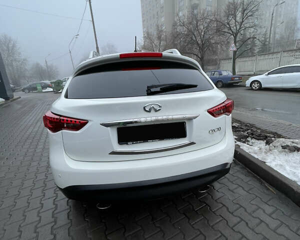 Инфинити QX70, объемом двигателя 3.7 л и пробегом 50 тыс. км за 30500 $, фото 18 на Automoto.ua