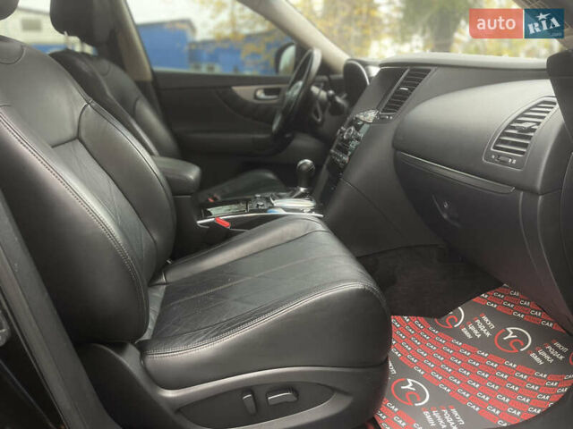 Инфинити QX70, объемом двигателя 3 л и пробегом 215 тыс. км за 17900 $, фото 30 на Automoto.ua