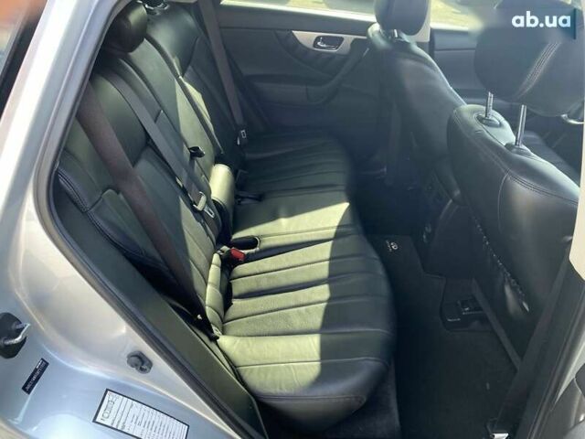 Инфинити QX70, объемом двигателя 3.7 л и пробегом 116 тыс. км за 18000 $, фото 15 на Automoto.ua