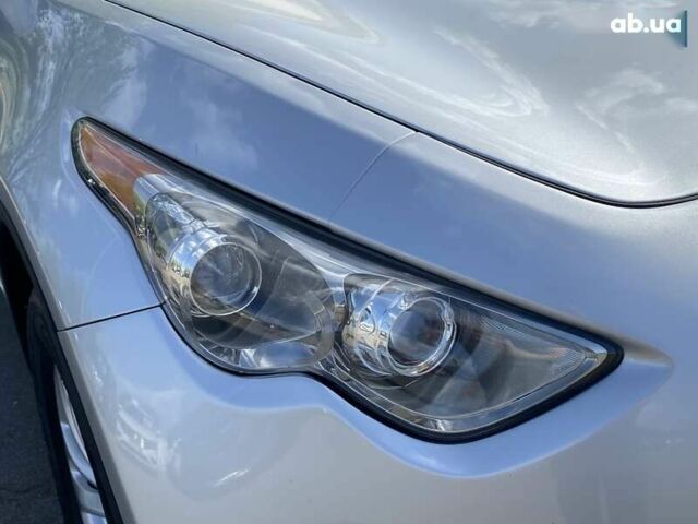 Инфинити QX70, объемом двигателя 3.7 л и пробегом 116 тыс. км за 18000 $, фото 4 на Automoto.ua