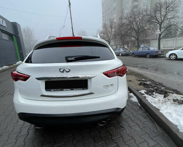 Инфинити QX70, объемом двигателя 3.7 л и пробегом 50 тыс. км за 30500 $, фото 19 на Automoto.ua