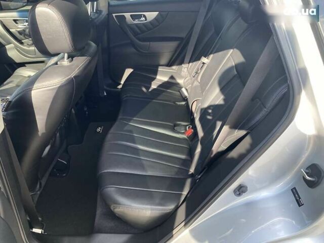 Инфинити QX70, объемом двигателя 3.7 л и пробегом 116 тыс. км за 18000 $, фото 11 на Automoto.ua
