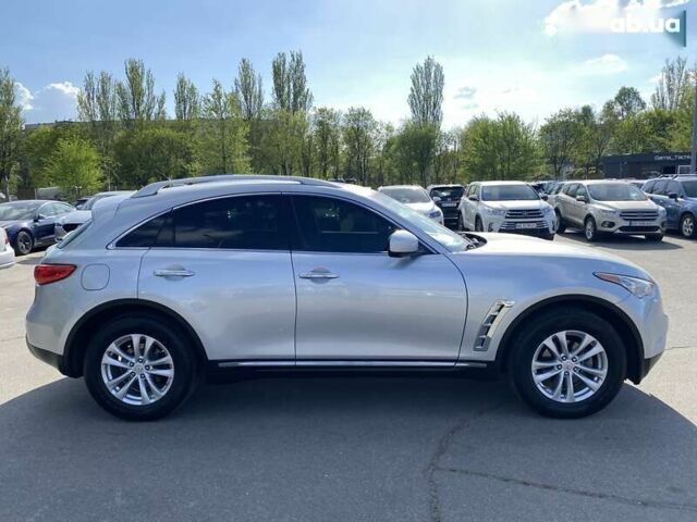 Инфинити QX70, объемом двигателя 3.7 л и пробегом 116 тыс. км за 18000 $, фото 5 на Automoto.ua