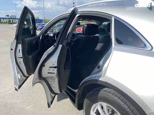 Инфинити QX70, объемом двигателя 3.7 л и пробегом 116 тыс. км за 18000 $, фото 12 на Automoto.ua