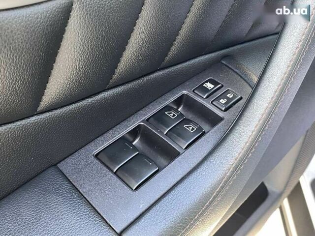 Инфинити QX70, объемом двигателя 3.7 л и пробегом 116 тыс. км за 18000 $, фото 21 на Automoto.ua