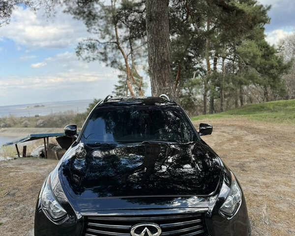 Инфинити QX70, объемом двигателя 3.7 л и пробегом 149 тыс. км за 22300 $, фото 2 на Automoto.ua