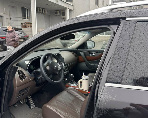 Инфинити QX70, объемом двигателя 2.99 л и пробегом 168 тыс. км за 23000 $, фото 1 на Automoto.ua