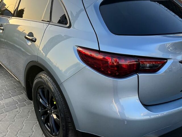 Инфинити QX70, объемом двигателя 3.7 л и пробегом 0 тыс. км за 23000 $, фото 6 на Automoto.ua