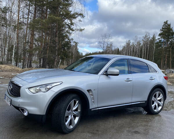 Інфініті QX70, об'ємом двигуна 3.7 л та пробігом 123 тис. км за 16700 $, фото 22 на Automoto.ua