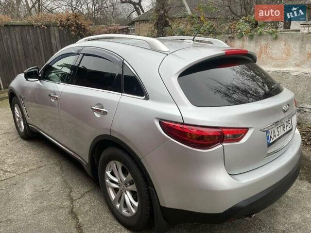 Серый Инфинити QX70, объемом двигателя 3.7 л и пробегом 122 тыс. км за 15500 $, фото 8 на Automoto.ua