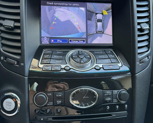 Серый Инфинити QX70, объемом двигателя 3.7 л и пробегом 195 тыс. км за 17200 $, фото 11 на Automoto.ua