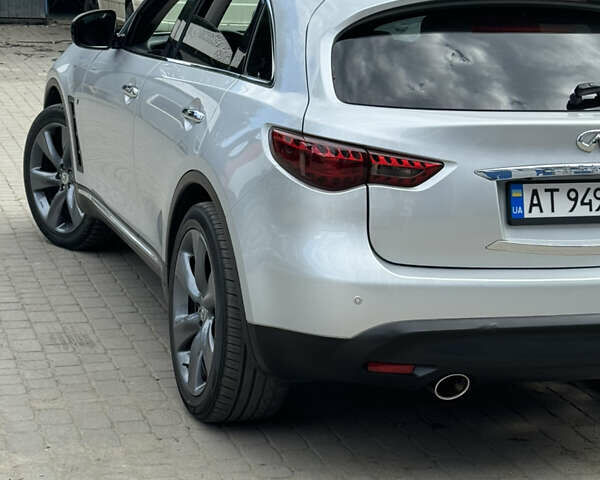 Серый Инфинити QX70, объемом двигателя 3.7 л и пробегом 195 тыс. км за 17200 $, фото 1 на Automoto.ua