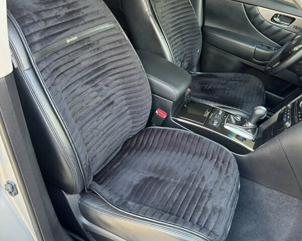 Серый Инфинити QX70, объемом двигателя 3.7 л и пробегом 195 тыс. км за 17200 $, фото 15 на Automoto.ua