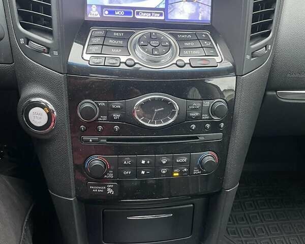 Серый Инфинити QX70, объемом двигателя 3.7 л и пробегом 122 тыс. км за 15500 $, фото 28 на Automoto.ua