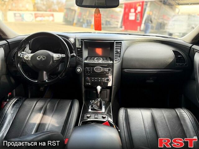 Сірий Інфініті QX70, об'ємом двигуна 3.7 л та пробігом 97 тис. км за 16000 $, фото 12 на Automoto.ua