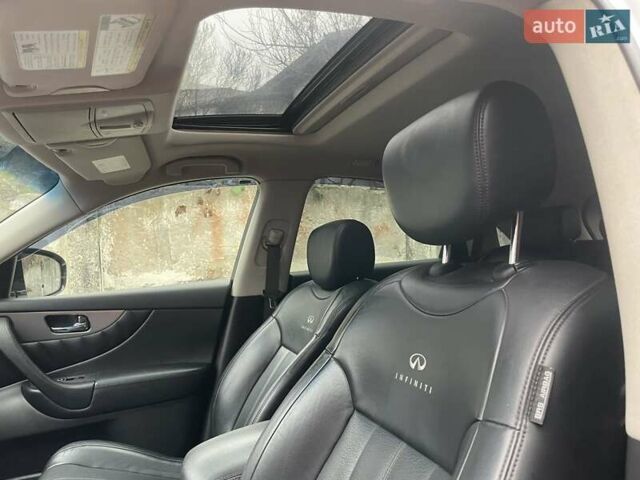 Серый Инфинити QX70, объемом двигателя 3.7 л и пробегом 122 тыс. км за 15500 $, фото 23 на Automoto.ua