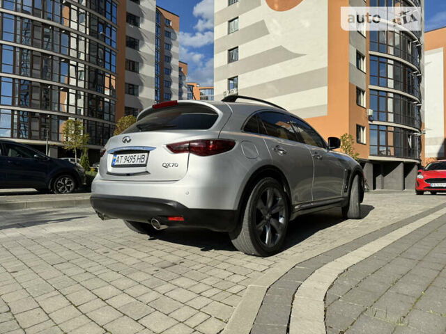 Сірий Інфініті QX70, об'ємом двигуна 3.7 л та пробігом 195 тис. км за 21499 $, фото 10 на Automoto.ua