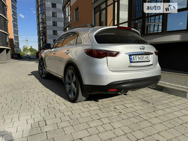 Сірий Інфініті QX70, об'ємом двигуна 3.7 л та пробігом 195 тис. км за 21499 $, фото 6 на Automoto.ua