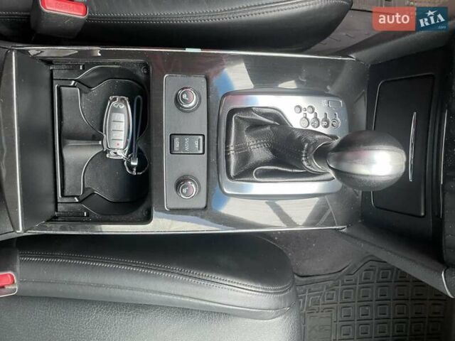 Серый Инфинити QX70, объемом двигателя 3.7 л и пробегом 122 тыс. км за 15500 $, фото 16 на Automoto.ua