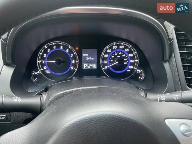 Серый Инфинити QX70, объемом двигателя 3.7 л и пробегом 122 тыс. км за 15500 $, фото 29 на Automoto.ua