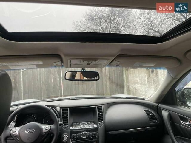 Серый Инфинити QX70, объемом двигателя 3.7 л и пробегом 122 тыс. км за 15500 $, фото 22 на Automoto.ua