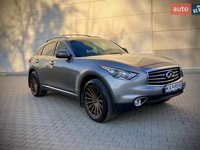 Серый Инфинити QX70, объемом двигателя 3.7 л и пробегом 116 тыс. км за 14900 $, фото 2 на Automoto.ua