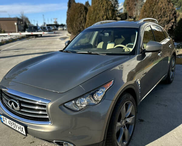 Серый Инфинити QX70, объемом двигателя 3.7 л и пробегом 90 тыс. км за 20000 $, фото 1 на Automoto.ua