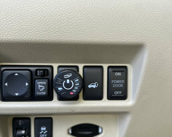 Серый Инфинити QX70, объемом двигателя 3.7 л и пробегом 90 тыс. км за 20000 $, фото 23 на Automoto.ua