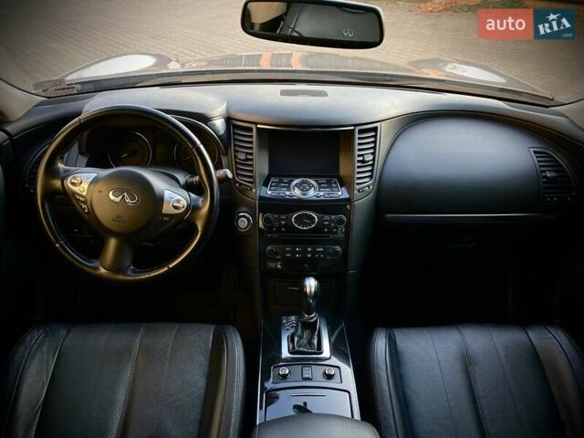 Серый Инфинити QX70, объемом двигателя 3.7 л и пробегом 116 тыс. км за 14900 $, фото 16 на Automoto.ua