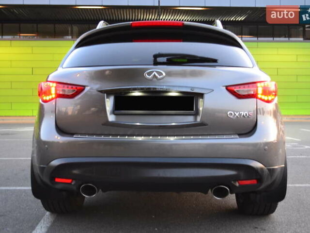 Сірий Інфініті QX70, об'ємом двигуна 3.7 л та пробігом 181 тис. км за 18300 $, фото 27 на Automoto.ua